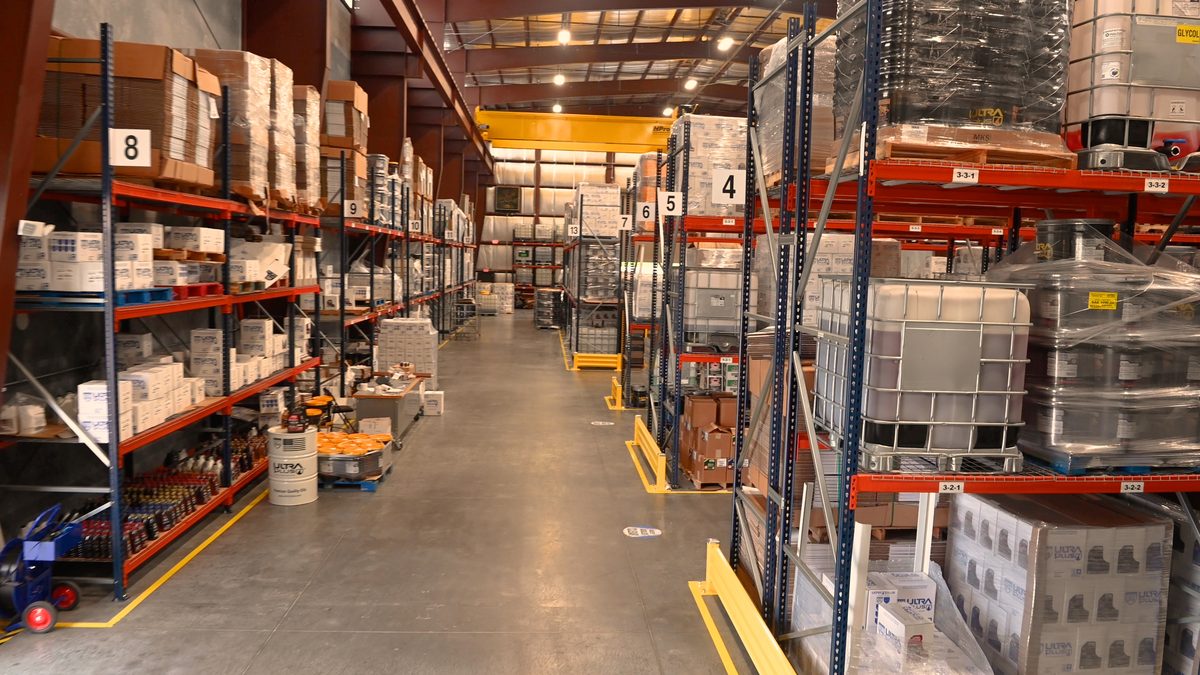 U1Dynamics warehouse facility with palletized lubricant inventory